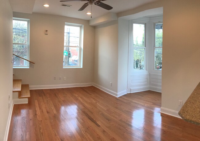 Living room - 1214 Tasker St