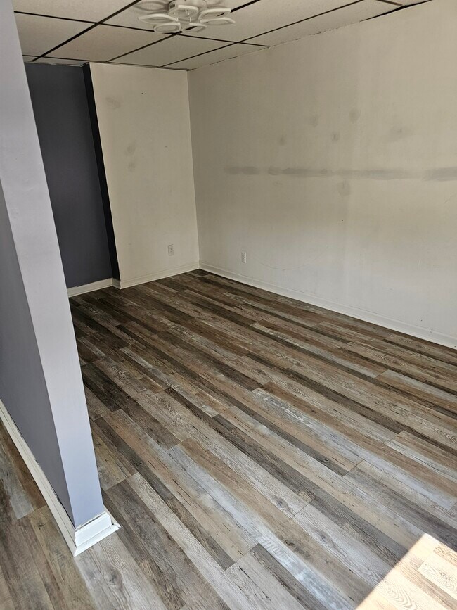 148 N Saginaw St Unit 302, Pontiac, MI 48342 Apartments in Pontiac