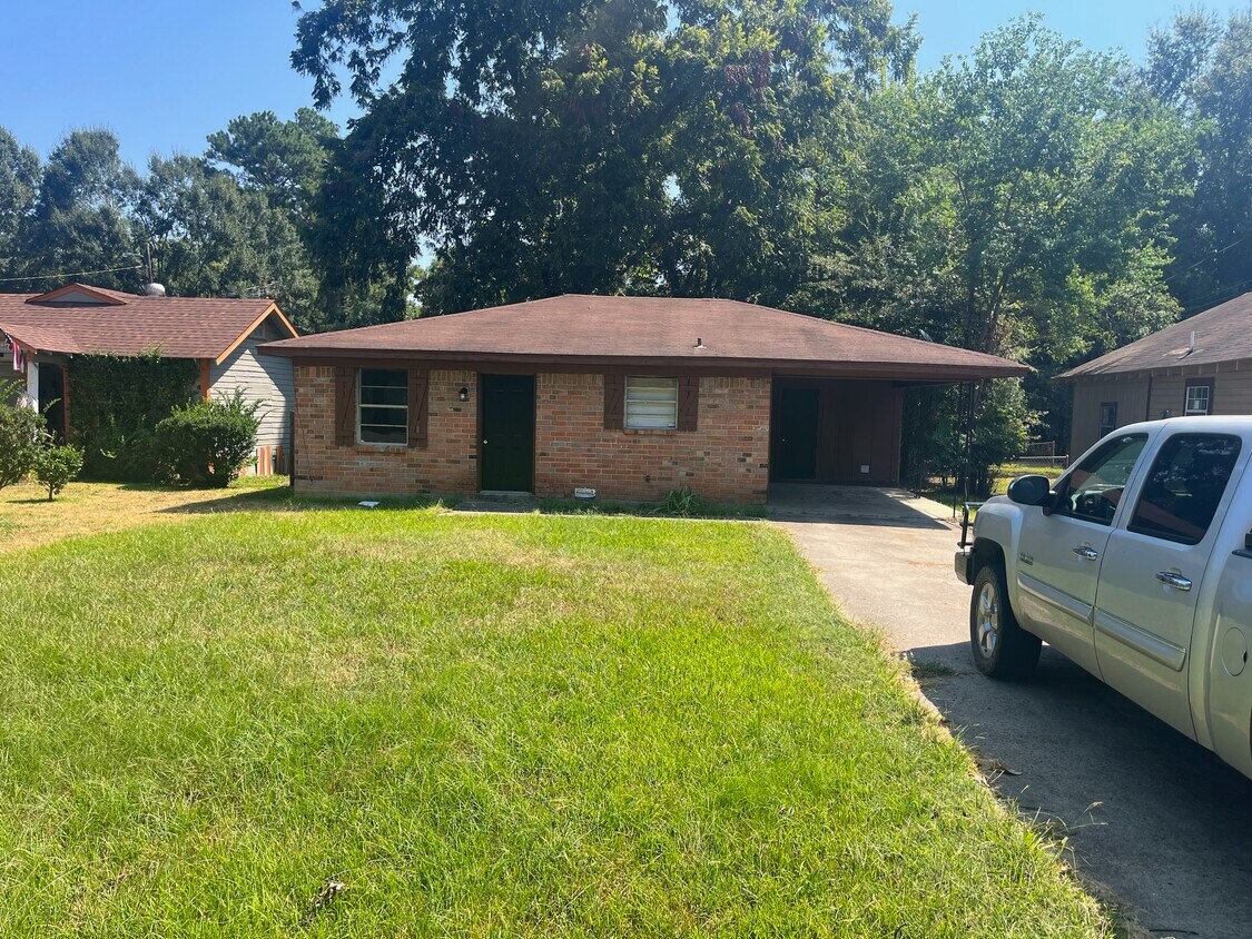 Primary Photo - 803 Atkinson St