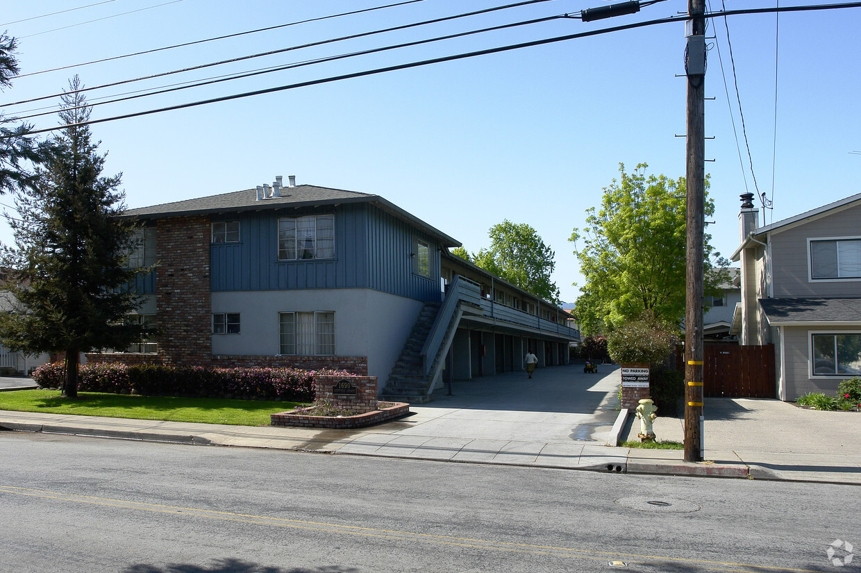 Building Photo - 1690 Kentfield Ave