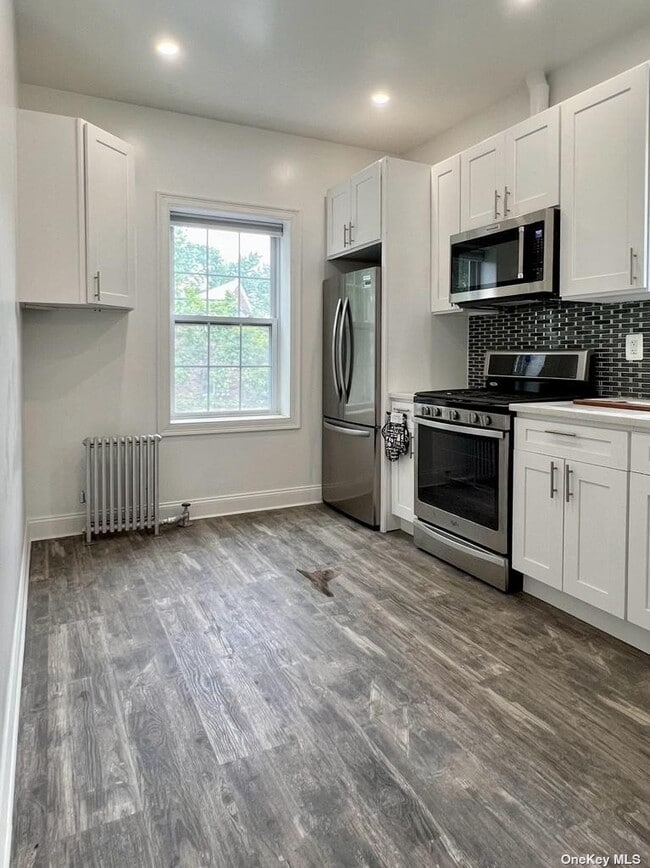 Building Photo - 20-60-60 45th St