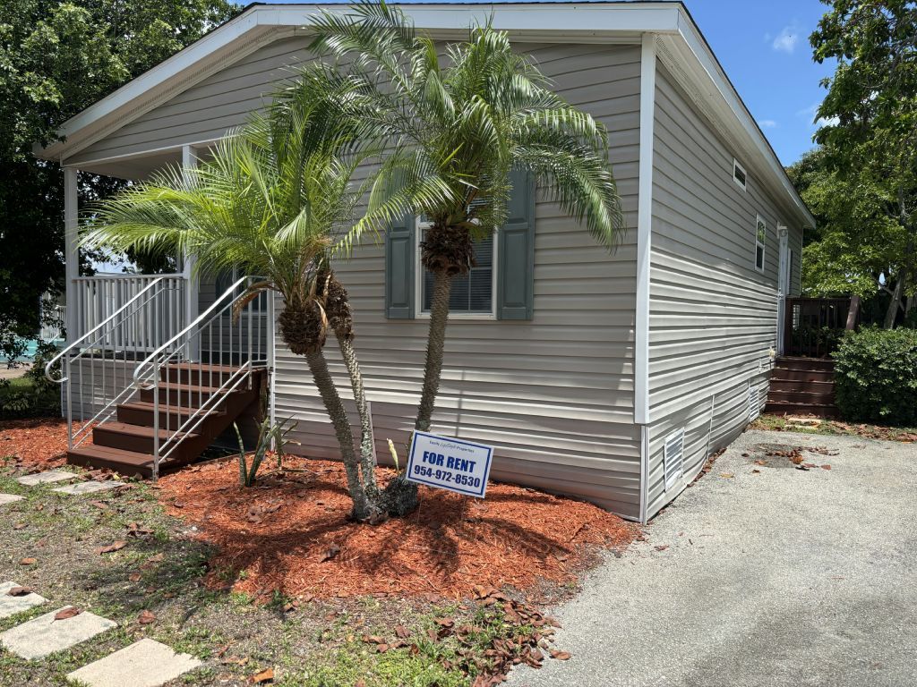 Foto principal - 2816 NW 63rd Ave