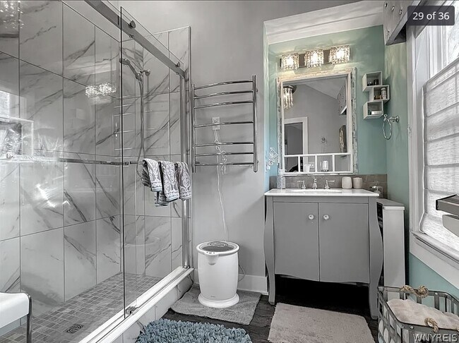 Bathroom - 61 Park St