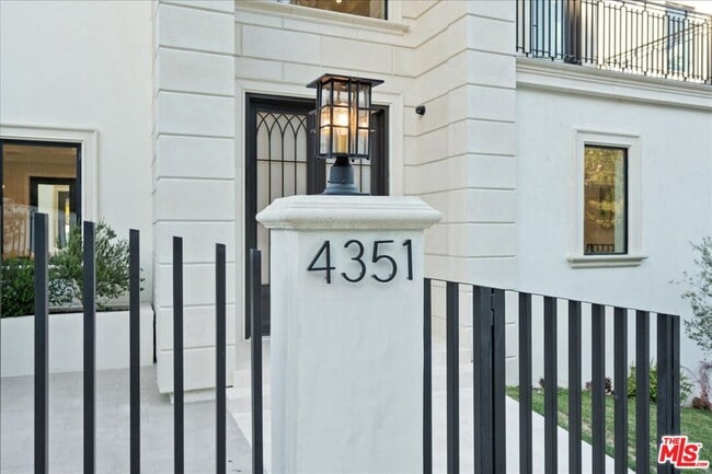 Building Photo - 4351 Vanalden Ave