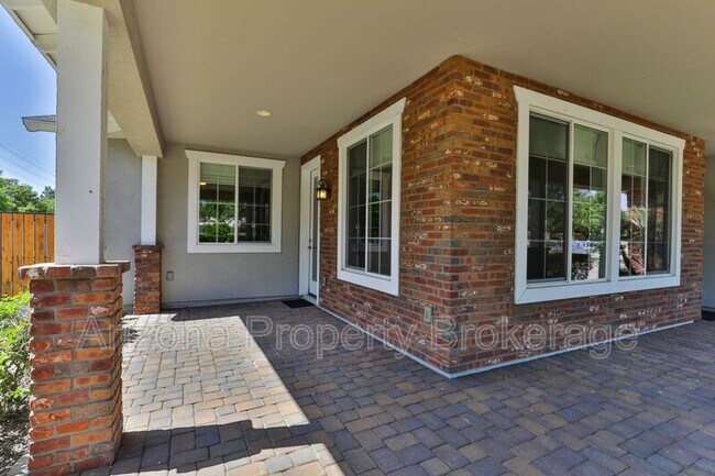 Foto del edificio - 1505 W Orangewood Ave