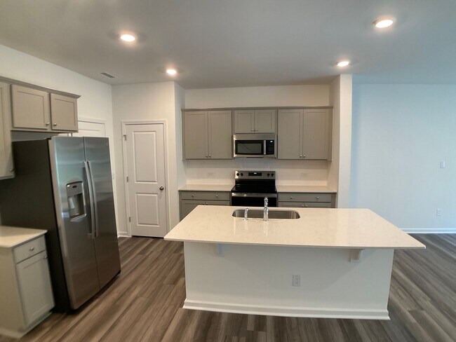 Foto del edificio - Brand New Townhome in Lawson Townes, Haw River, NC