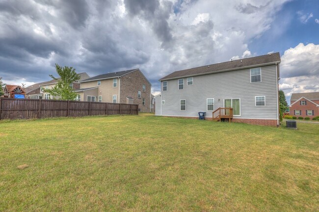 Building Photo - 2518 Broome St