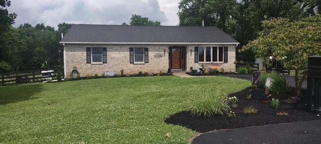 Building Photo - 13505 Kretsinger Rd