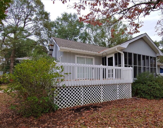 Building Photo - Coastal Resort Style Living - Pet Friendly...