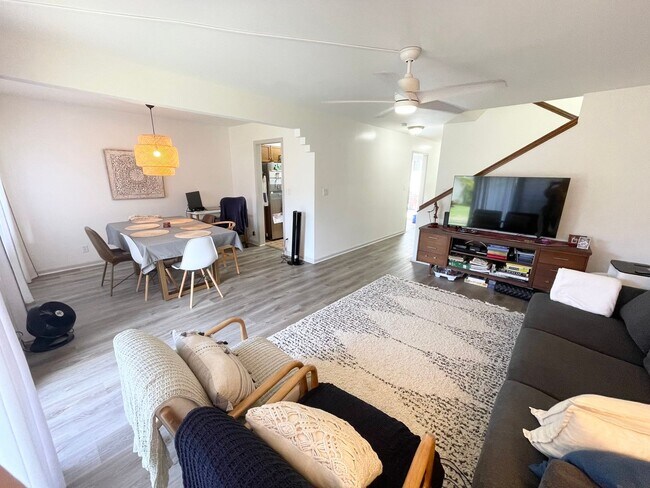 Foto del edificio - 3 bed, 2 bath w/ 2 parking stalls at Aikahi Gardens!