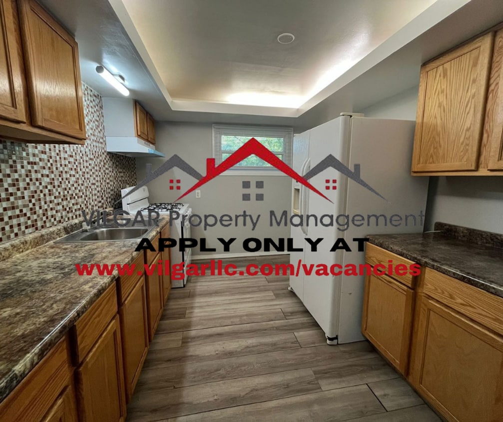 Primary Photo - Beautiful 3 Bedrooms / 1 Bath Home in Gary...