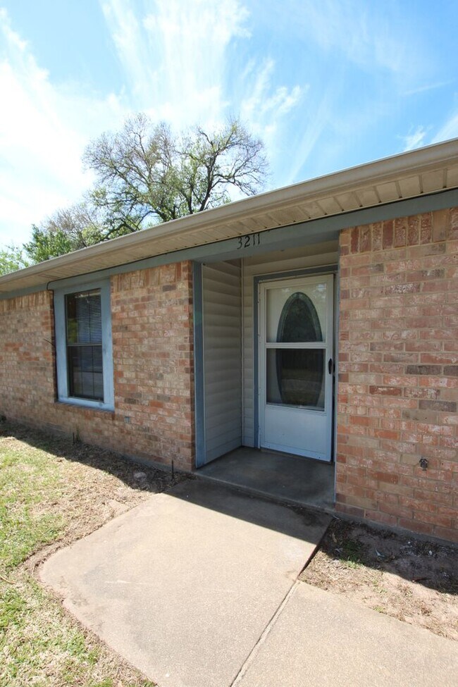 Foto del edificio - Beautiful 3 Bed 2 Bath Home in Tyler's Azalea District, Almost Ready!!