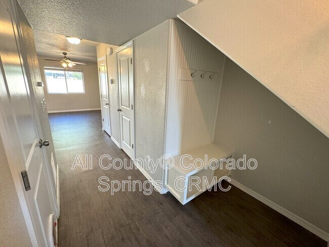 Building Photo - 929 Grissom Dr.