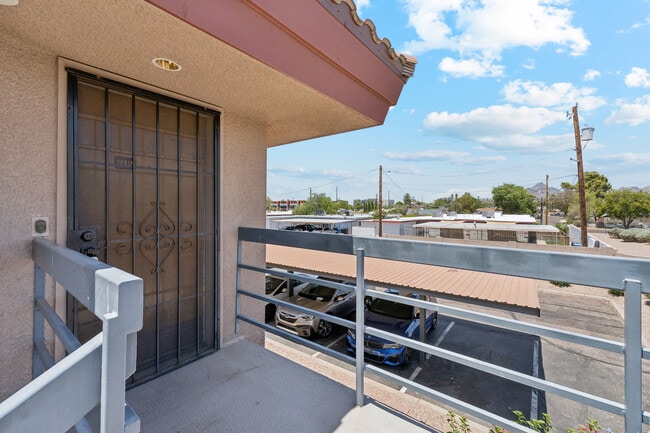 Building Photo - 4327 N 28th St