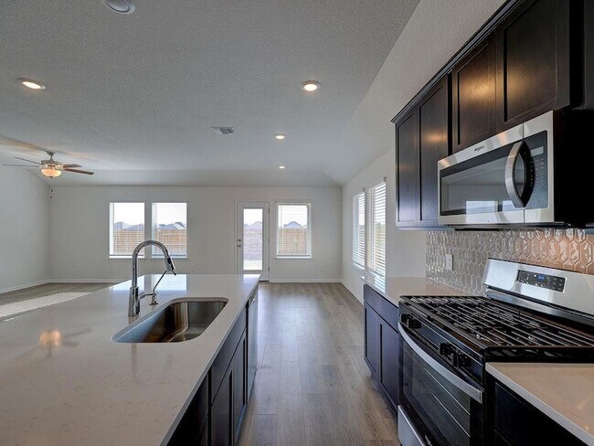 Building Photo - 112 Holmby Dr