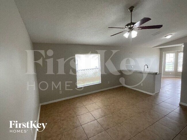 Foto del edificio - 7535 Groveoak Dr