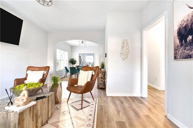 Foto del edificio - 56 Holly Rd NW