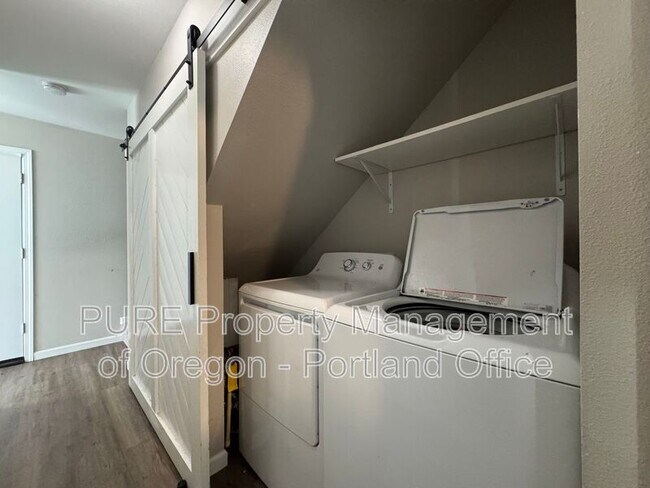 Foto del edificio - 10762 NE Prescott St