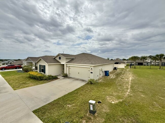 Building Photo - 129 Bergamot Lp
