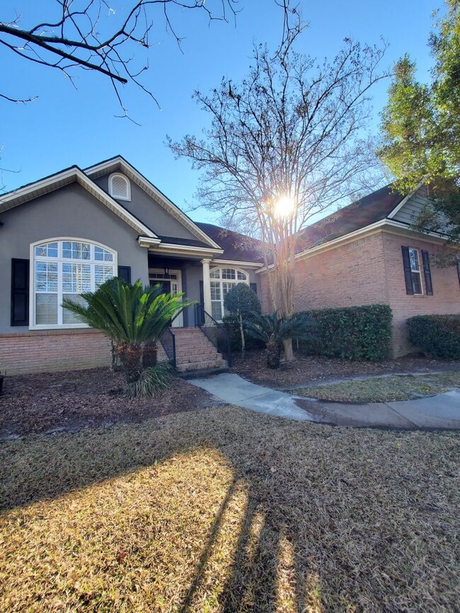 Foto del edificio - Southern Comfort Living: Elegant 3BR/3BA H...
