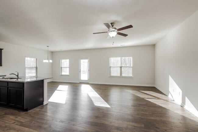 Building Photo - 4310 Drifter Dr