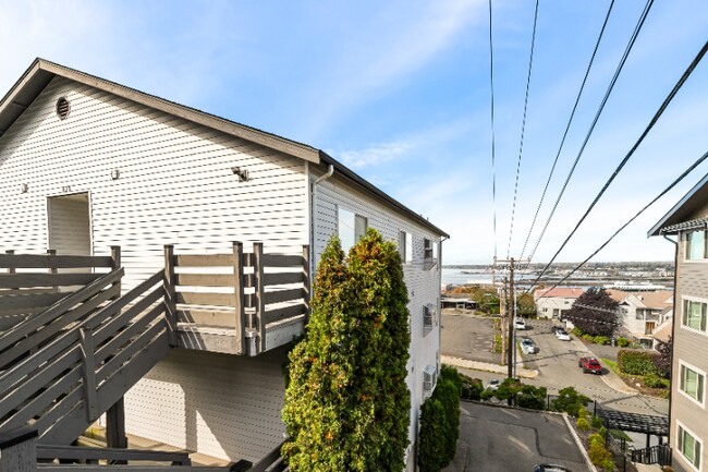 Foto del edificio - 628 N State St