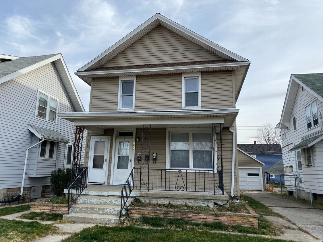Primary Photo - 1814 St Joseph Blvd