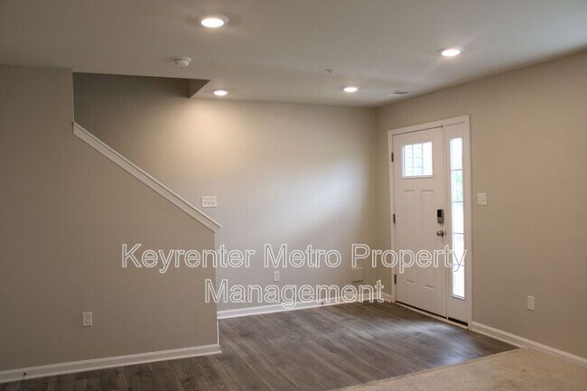 Foto del edificio - 9818 Ruby Lockhart Blvd