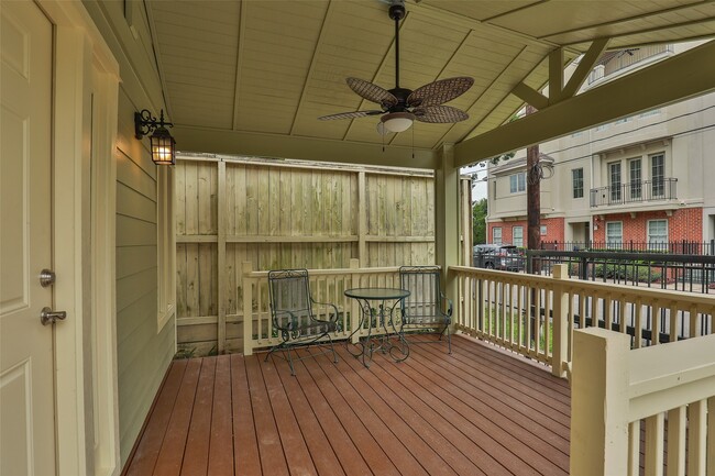 Building Photo - 1611 Oakdale St