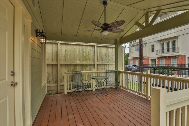 Foto del edificio - 1611 Oakdale St