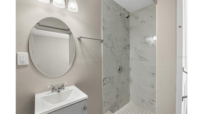 Foto del edificio - 5207 Montague Pl