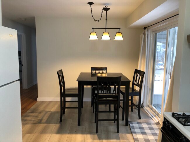 Comida - 9628 Shadyside St