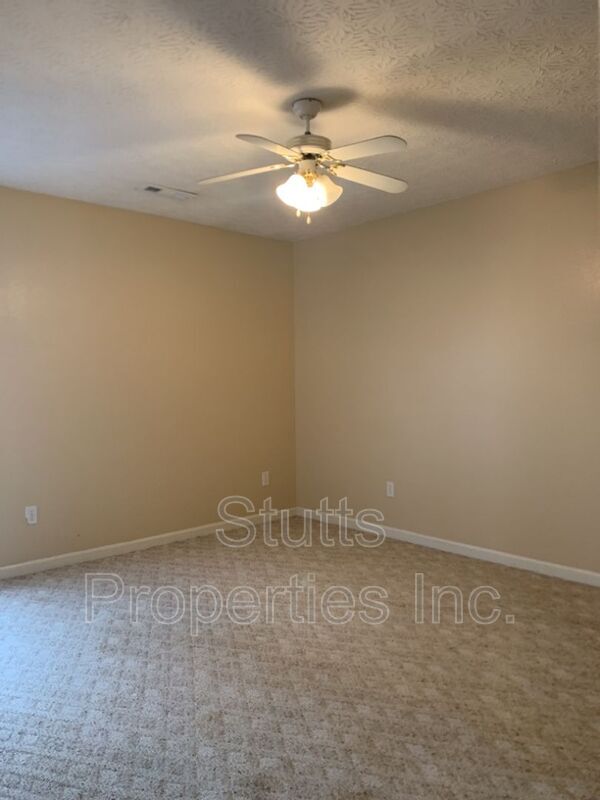 190 Hampton Cir, Muscle Shoals, AL 35661 House Rental in Muscle