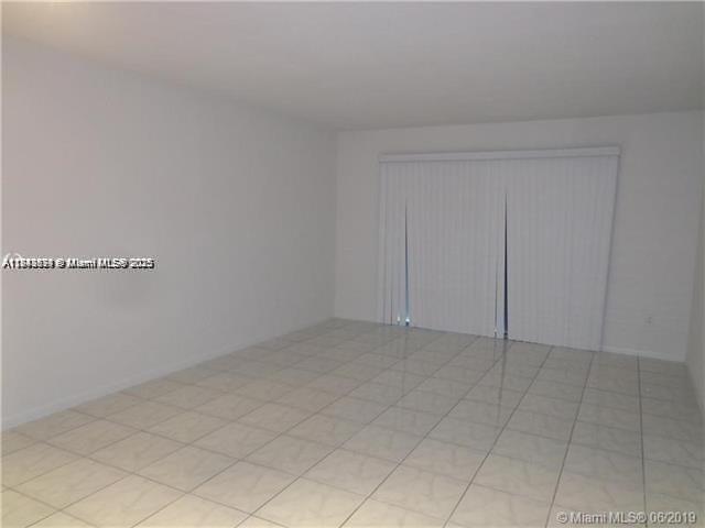 Building Photo - 15225 NE 6th Ave