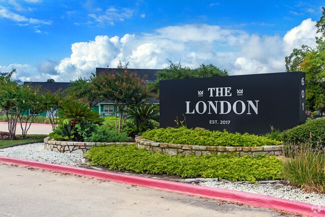Signage at Entrance - The London Apartments