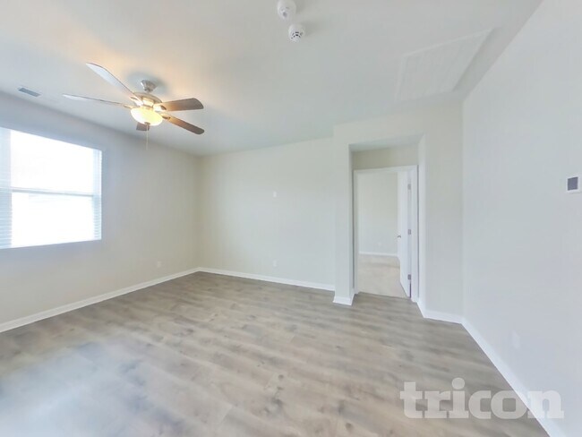 Foto del edificio - 4050 Beach Wy