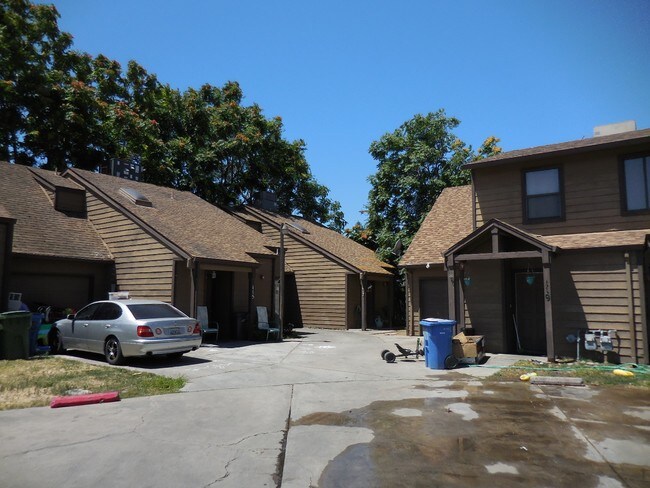 Building Photo - 1131 Colorado Ave