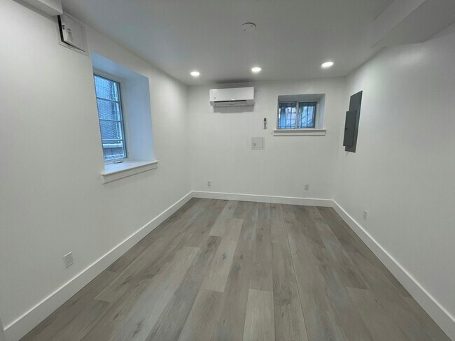 Foto del edificio - 3025 11th St NW