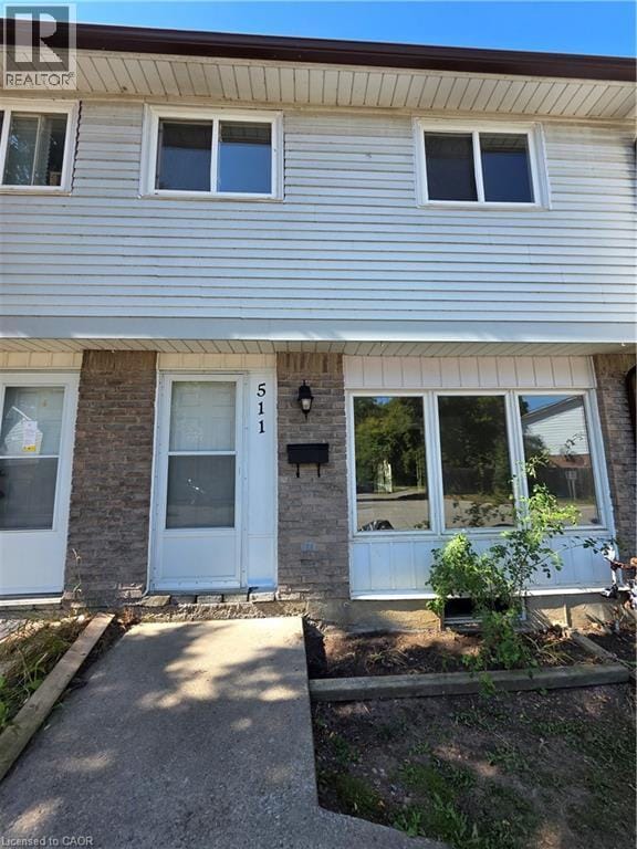 Building Photo - 511 Parkview Crescent
