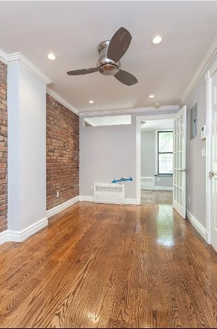 Building Photo - 521 E 5th St