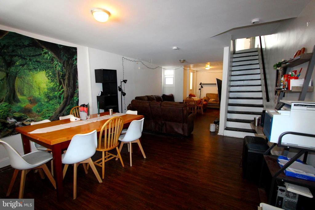Foto del edificio - 3855 Fairmount Ave
