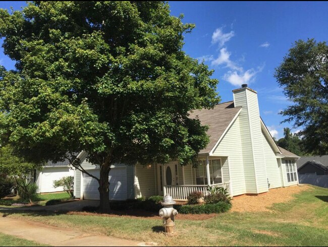 Building Photo - 843 Sweetwater Way