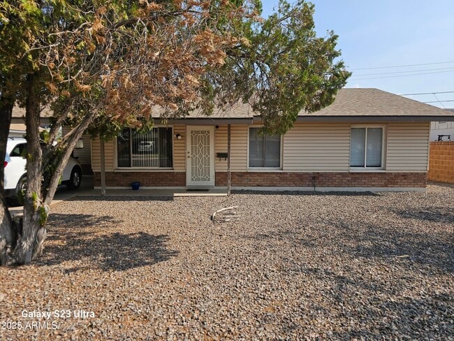 Building Photo - 1407 E Del Rio Dr