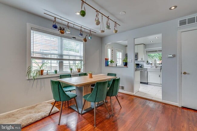 Foto del edificio - 4113 Usher Ave