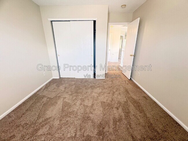 Building Photo - 5177 Pelican St