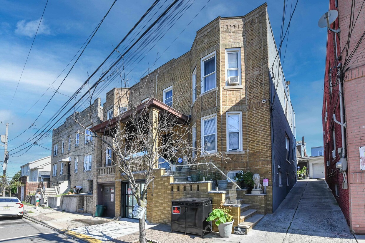 Foto principal - 1402 8th St