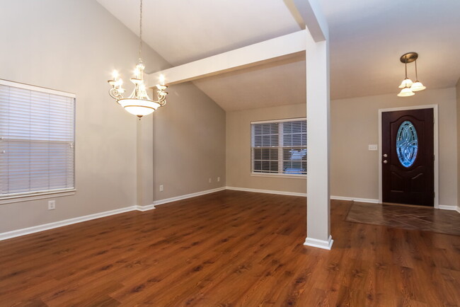 Building Photo - 975 Needle Ridge Ln
