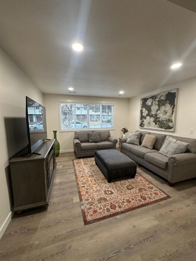 Foto del edificio - 602 E Carmel Dr