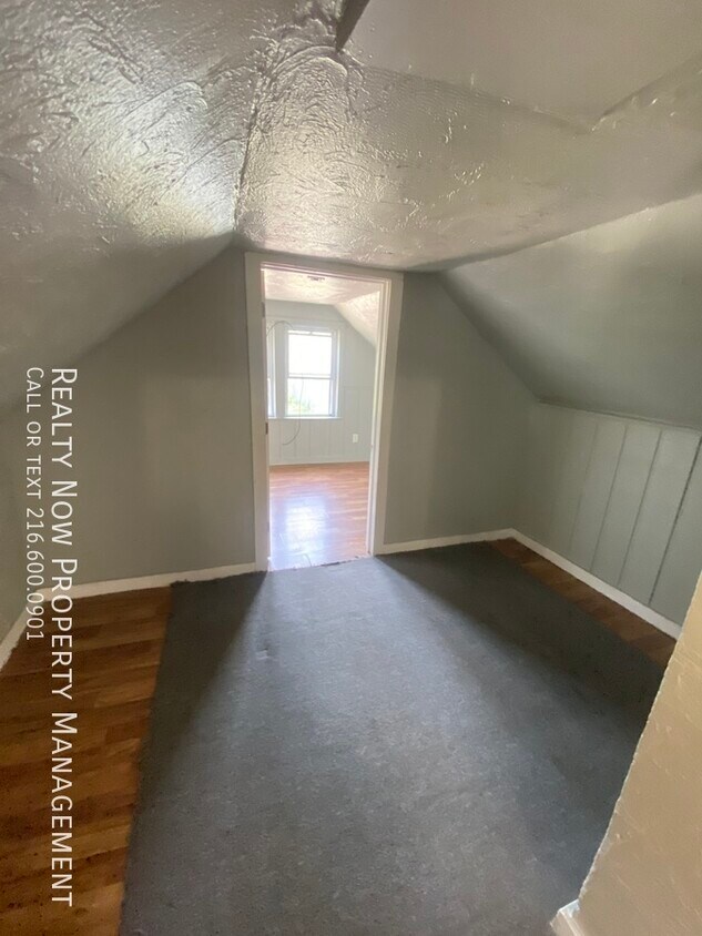 Foto del edificio - 3356 W 33rd St