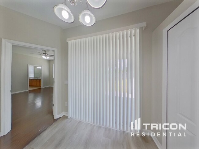 Building Photo - 9346 Black Thorn Loop